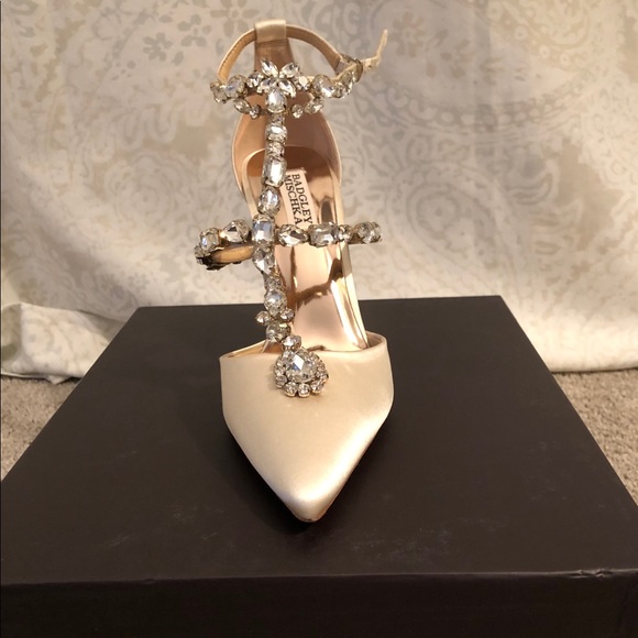 Badgely Mischka jeweled t-strap shoes - Picture 2 of 6